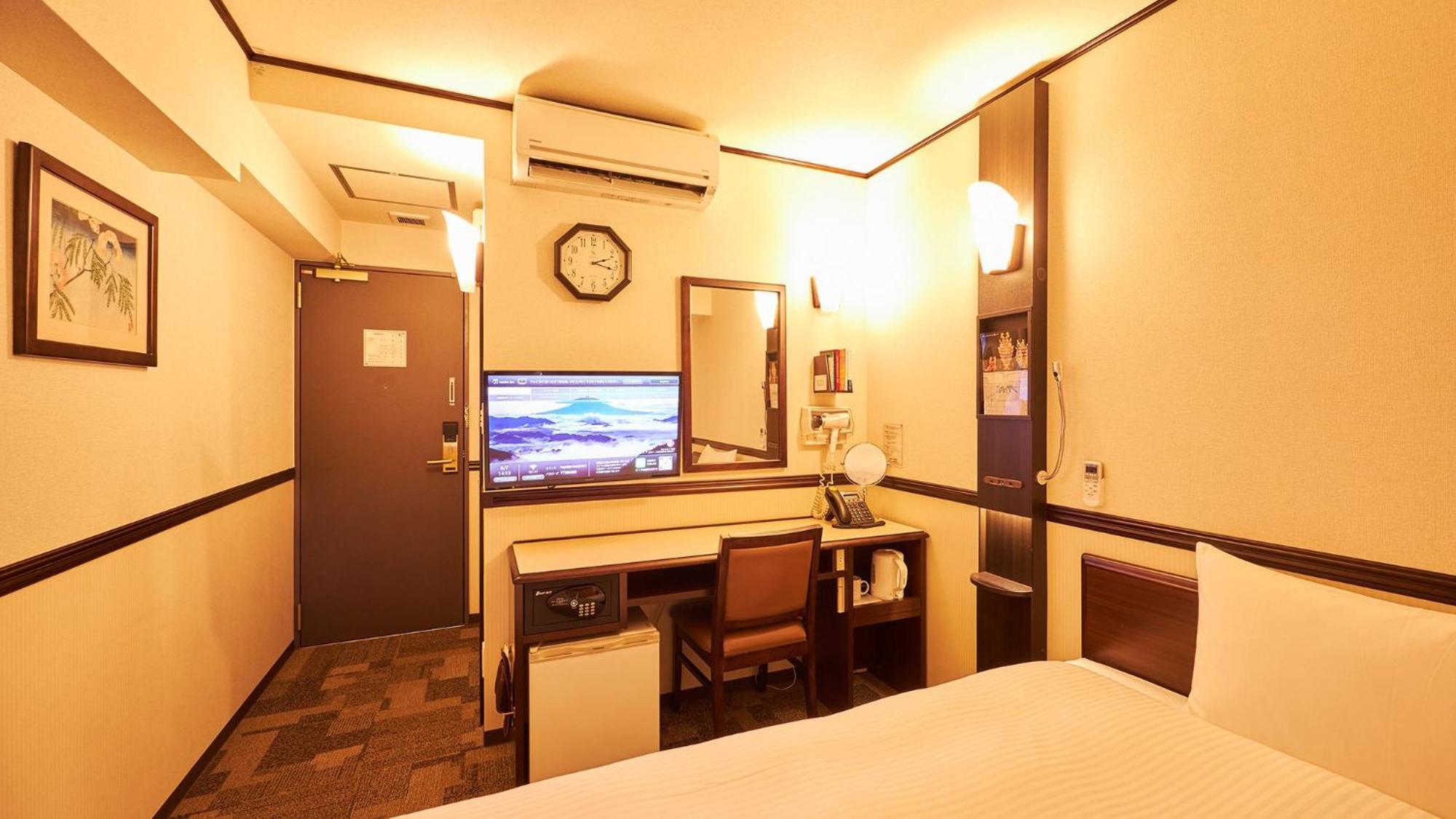 Toyoko Inn Tsu Eki Nishi Guchi Szoba fotó